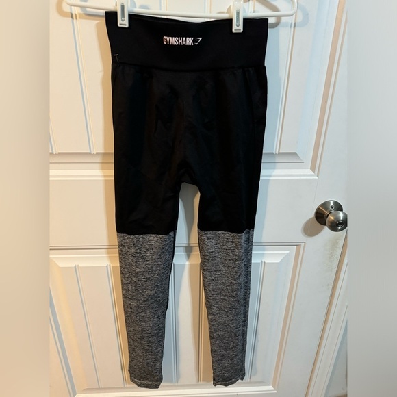 Gymshark Seamless Two-Toned Black and Gray Leggings - Picture 2 of 6